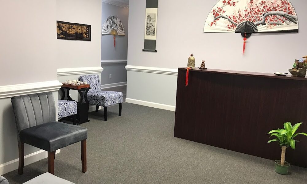 Holistic Acupuncture with Hu, Xiao, & Chau